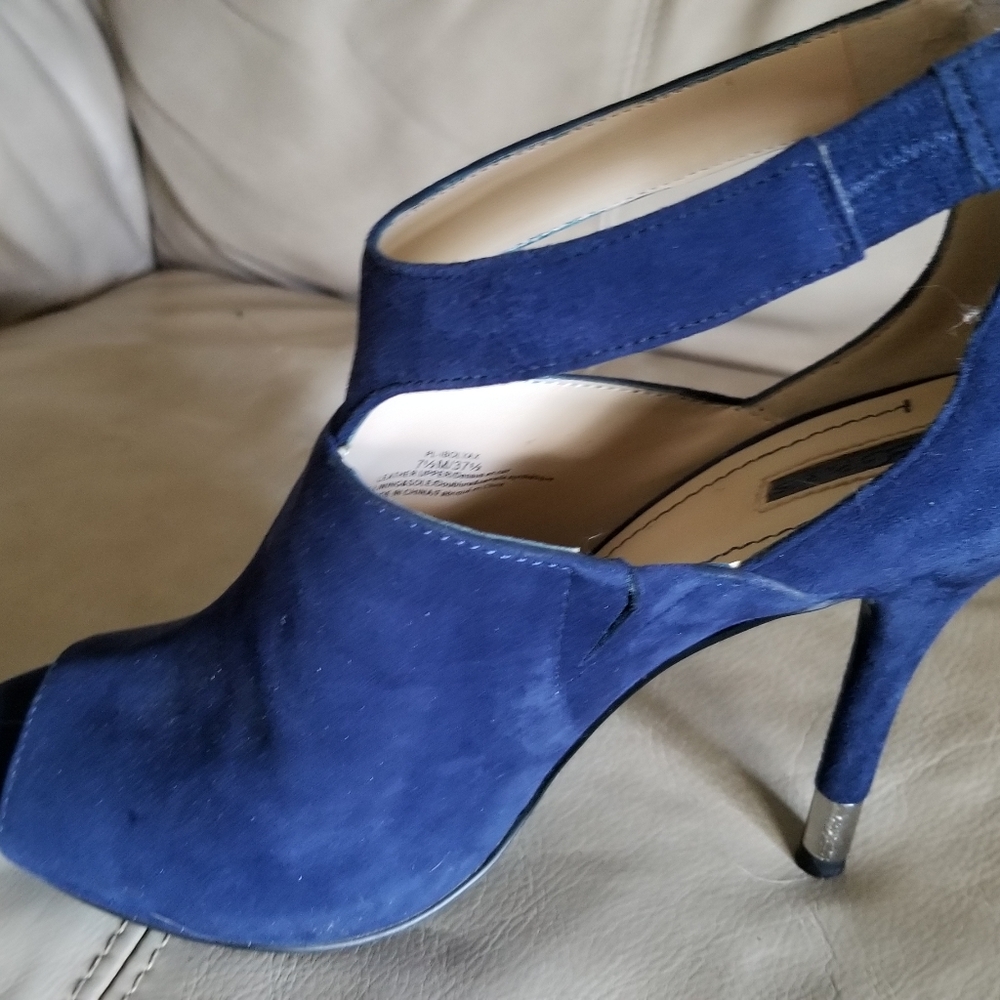 BCBG suede shoes